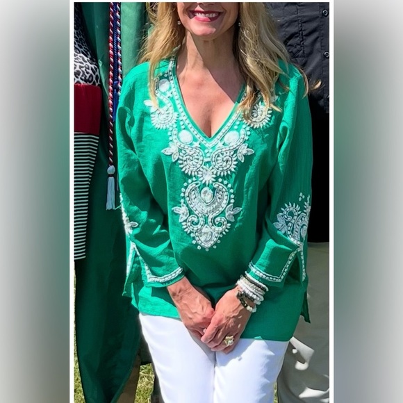 Beaded Chico’s green & white linen/cotton blouse, intricate bead work, beautiful - Picture 7 of 8